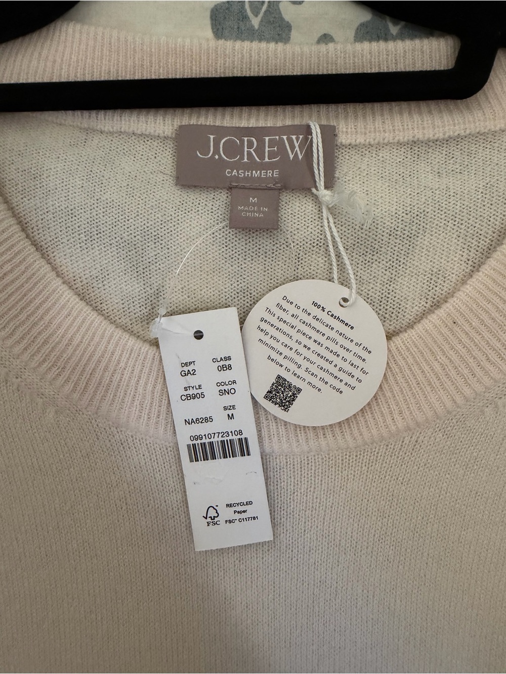 J. Crew Cream Cashmere Relaxed Crewneck Sweater Size Medium NWT - Picture 7 of 9